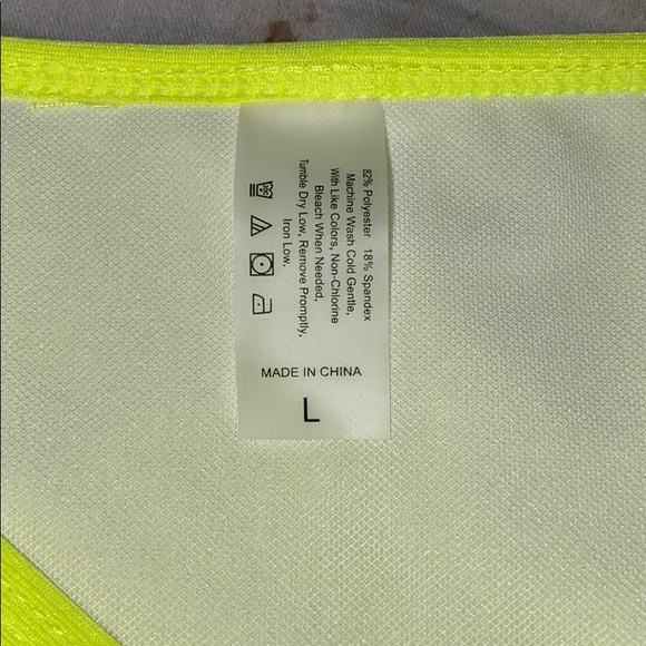 Bikini - Picture 4 of 4